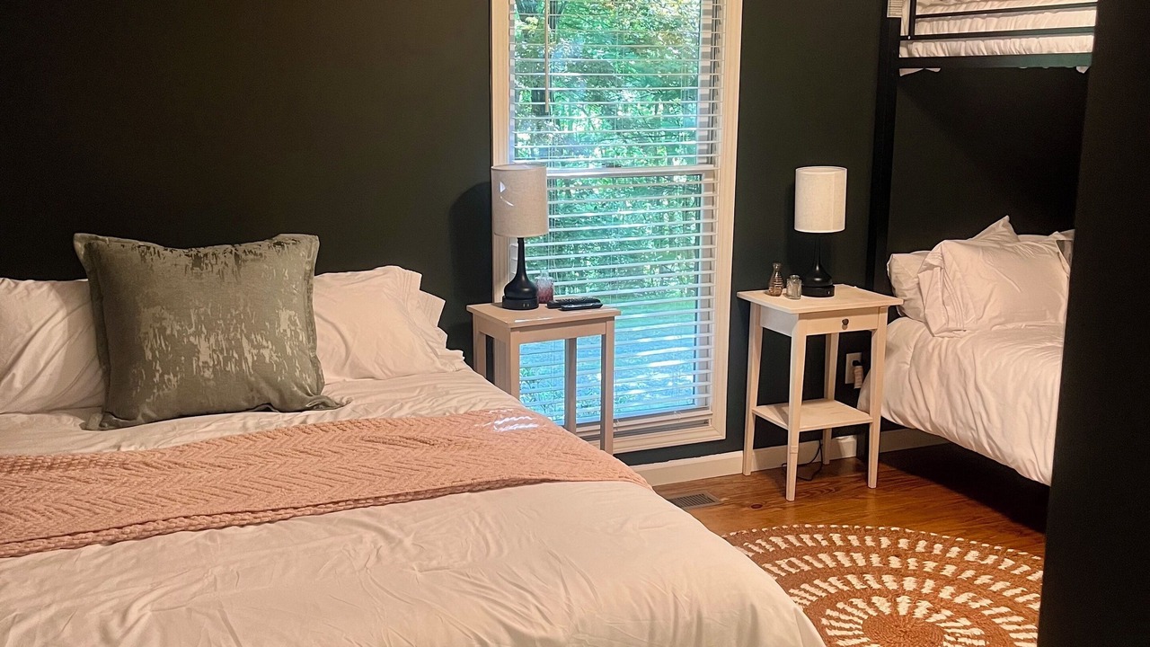 Photo of Bedroom in Hendersonville