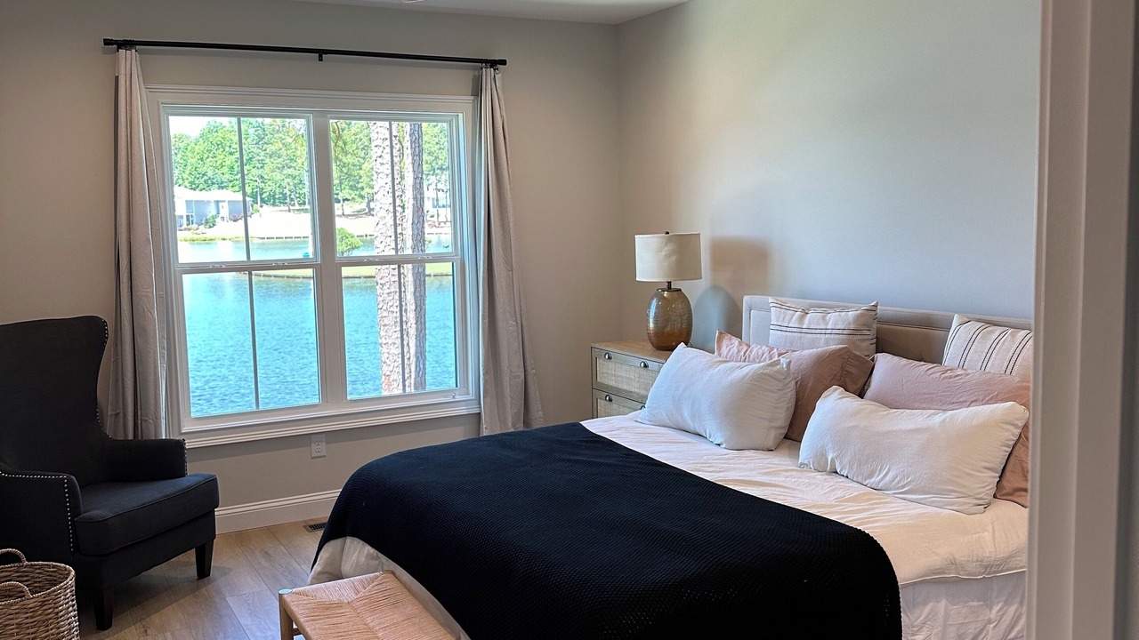 Photo of Bedroom in Seven Lakes