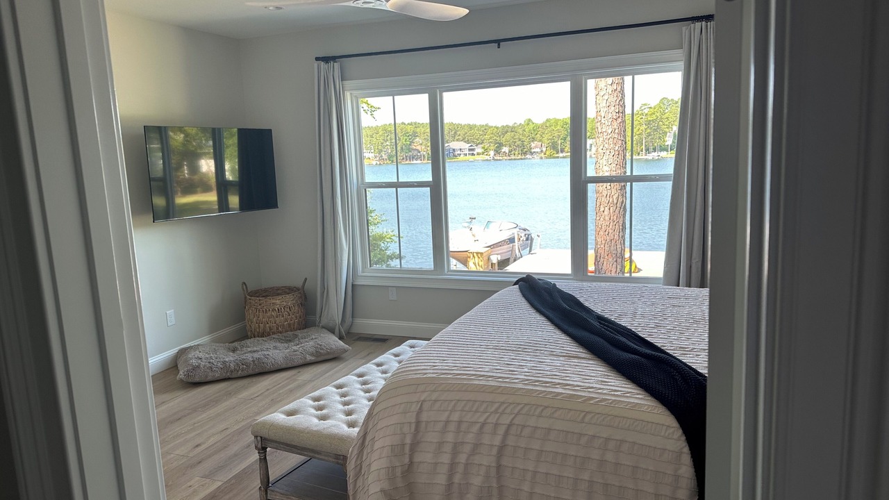 Photo of Bedroom in Seven Lakes