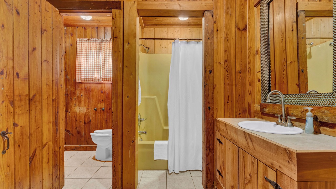 Photo of Bathroom in Smithville