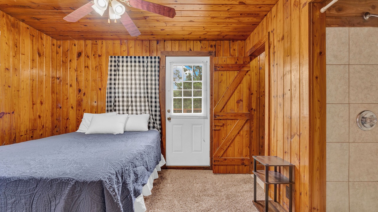 Photo of Bedroom in Smithville