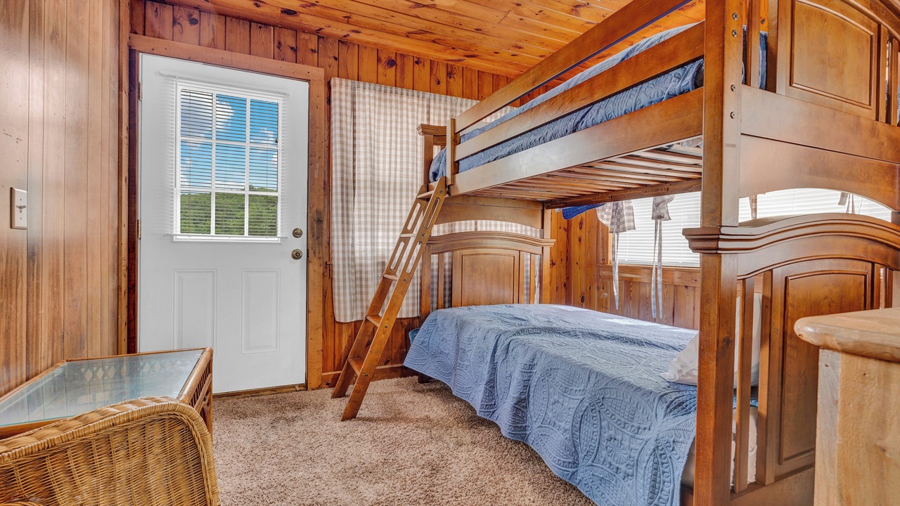 Photo of Bedroom in Smithville