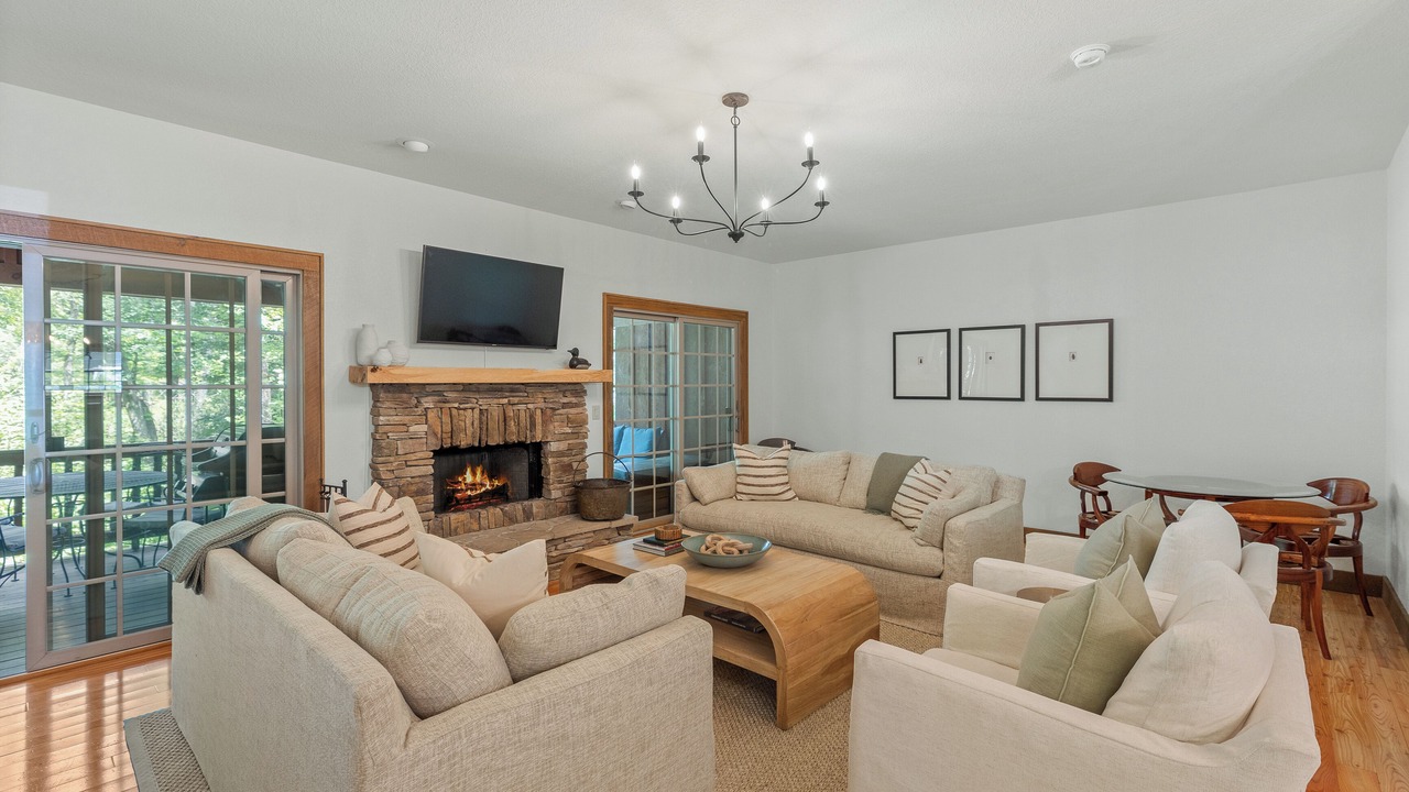 Photo of Livingroom in Cashiers