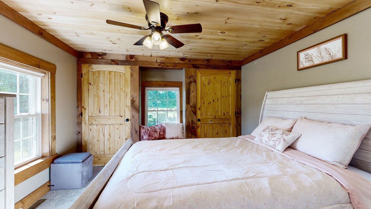 Photo of Bedroom in Salem