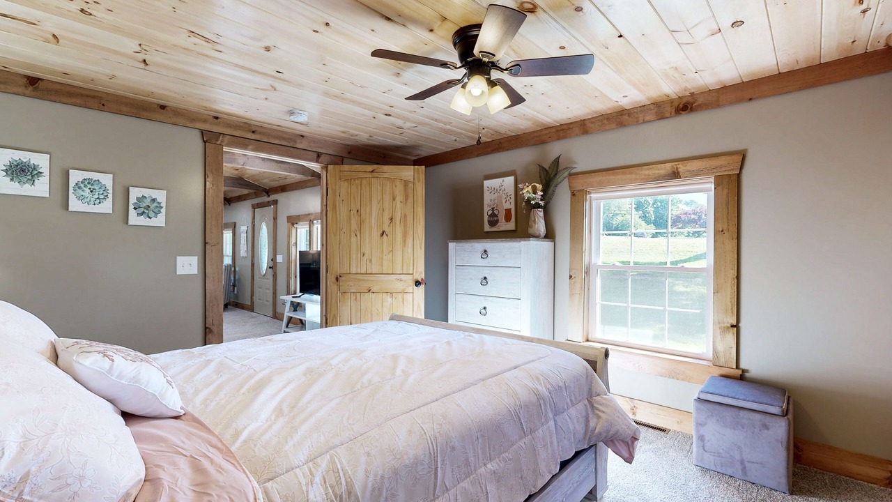 Photo of Bedroom in Salem