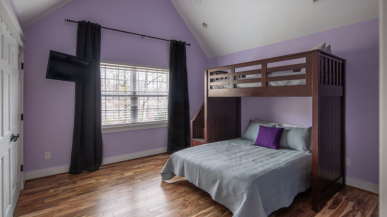 Photo of Bedroom in Mountainbrook