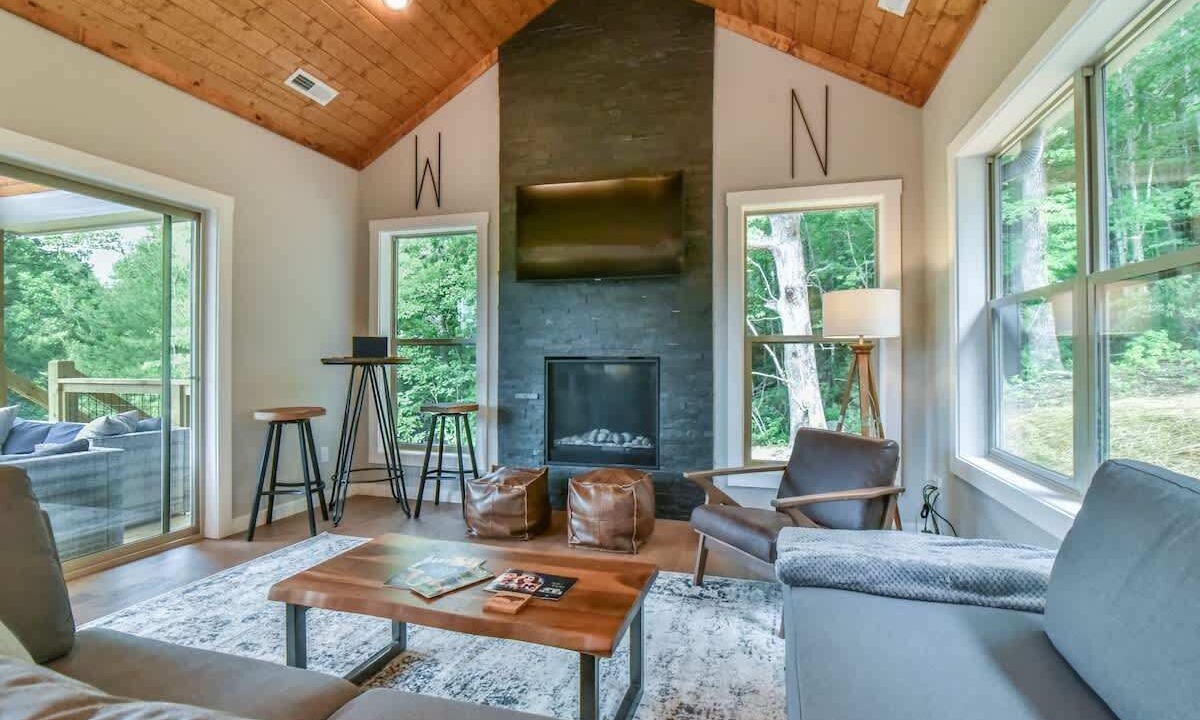 Photo of Livingroom in Fairview