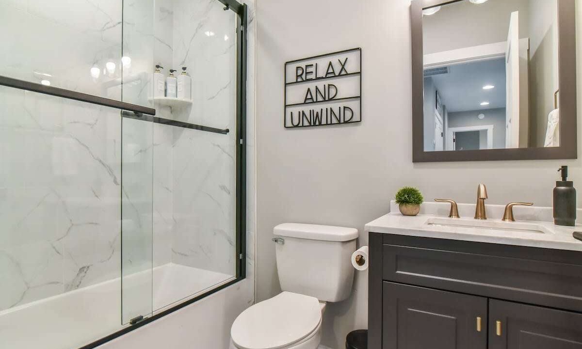 Photo of Bathroom in Fairview