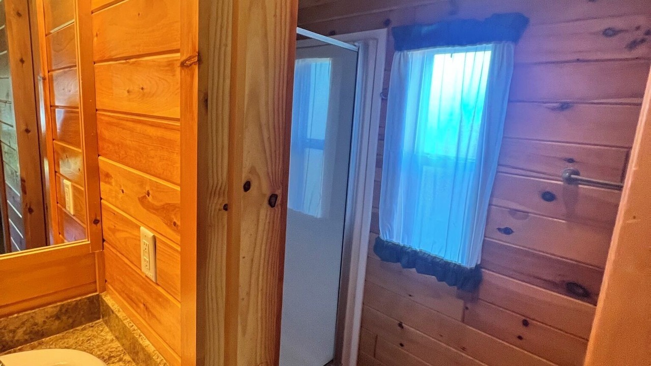 Photo of Bathroom in Ernul