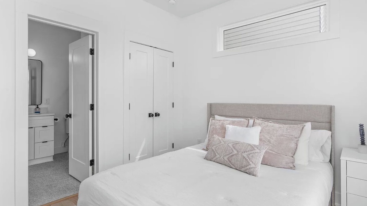 Photo of Bedroom in Downtown