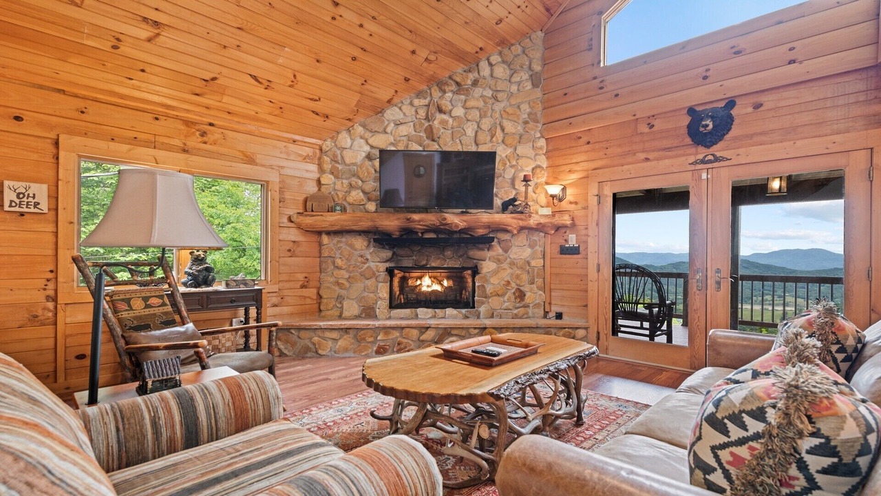 Photo of Livingroom in Waynesville