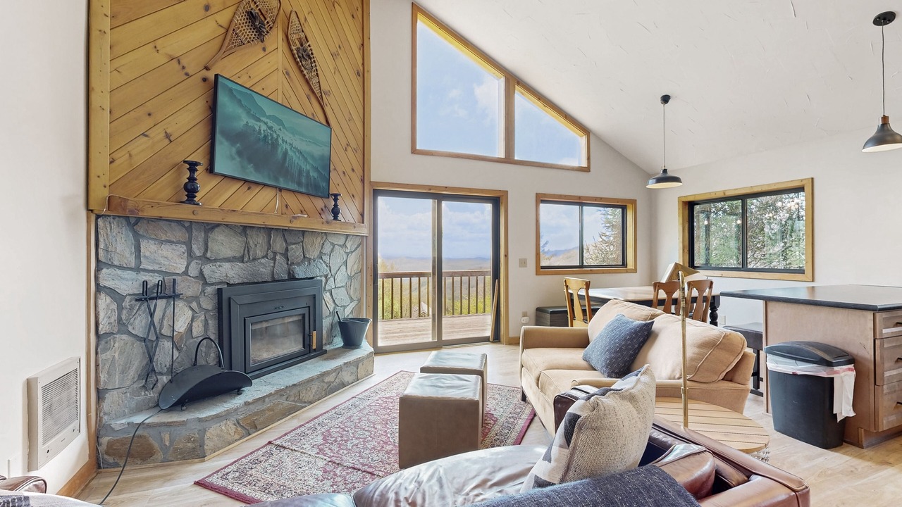 Photo of Livingroom in Seven Devils