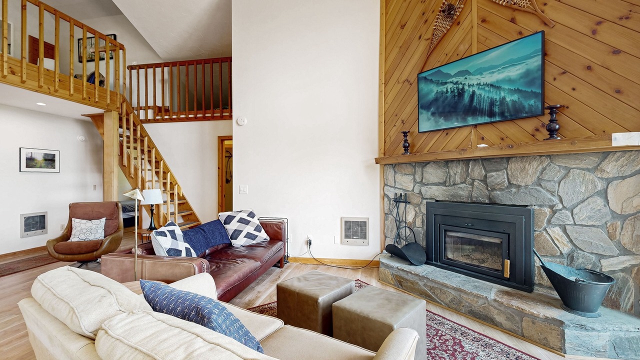 Photo of Livingroom in Seven Devils