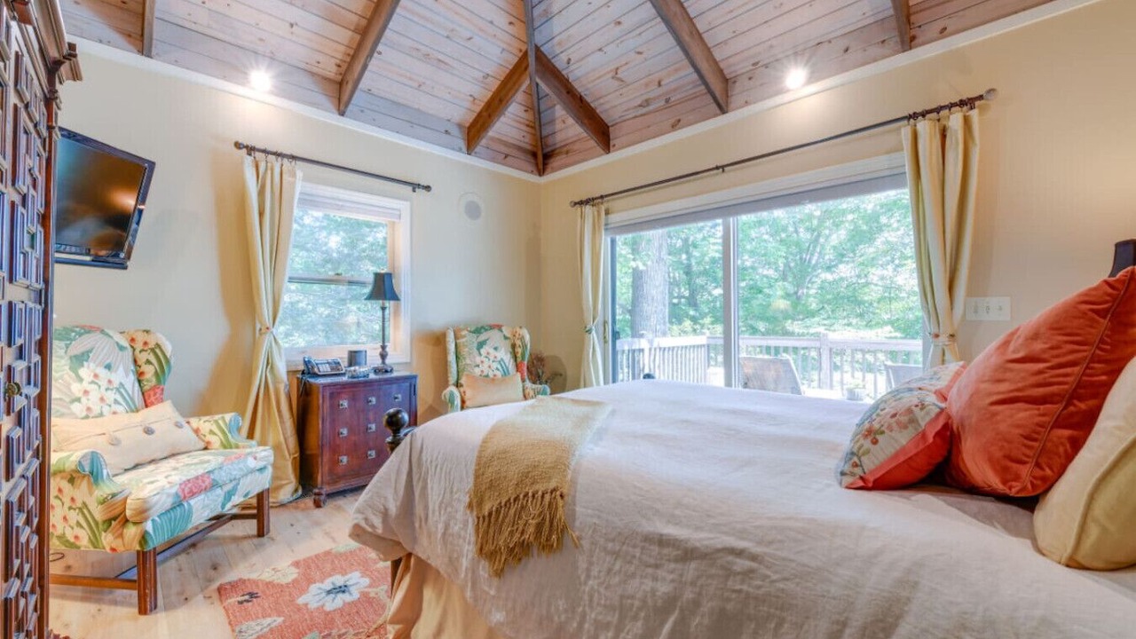 Photo of Bedroom in Sherrills Ford