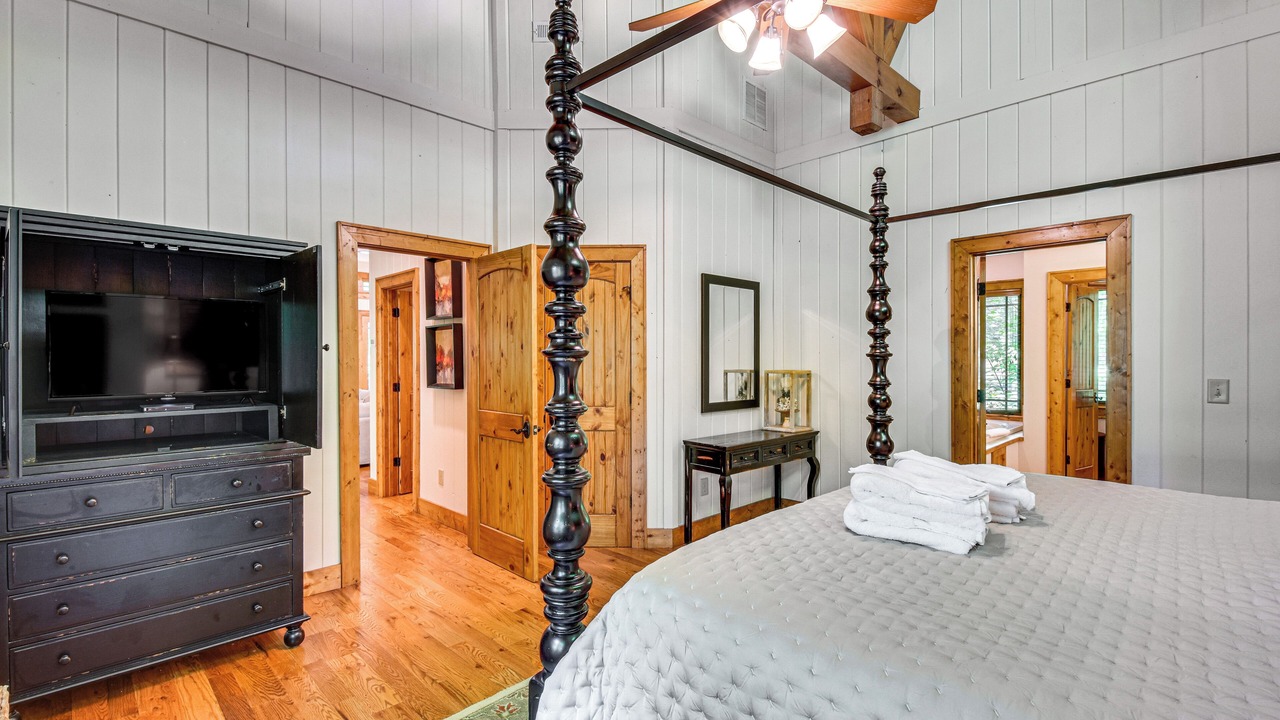Photo of Bedroom in Cullowhee