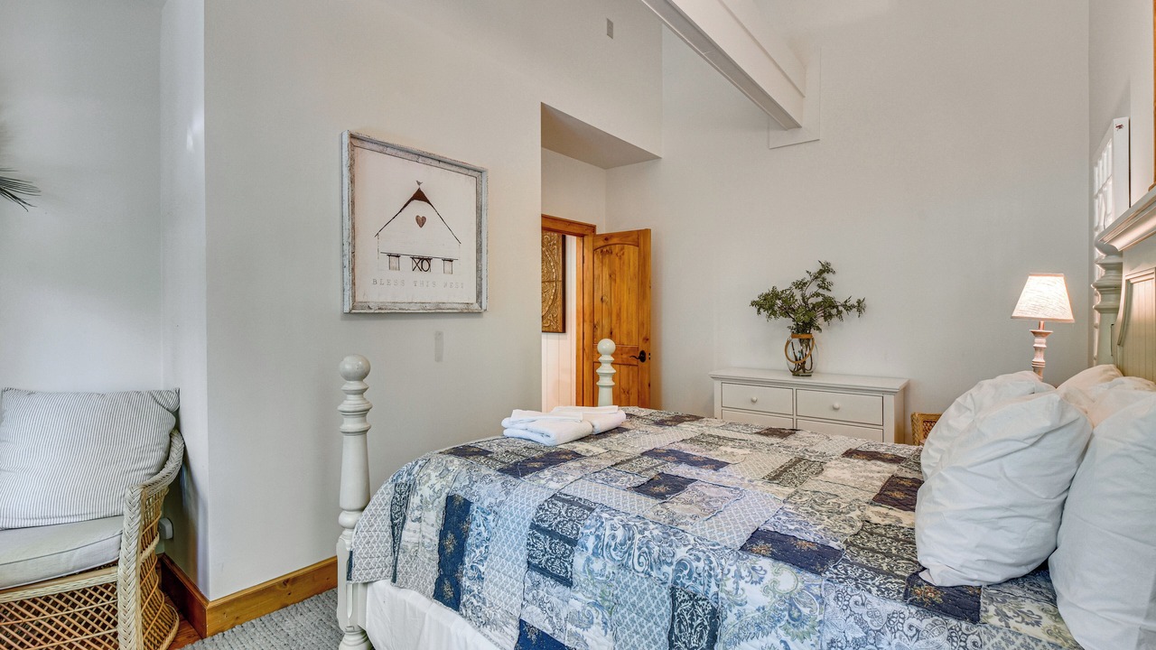 Photo of Bedroom in Cullowhee