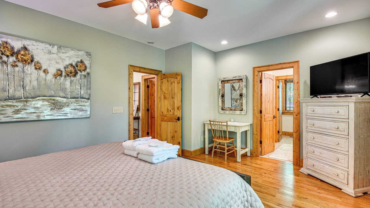 Photo of Bedroom in Cullowhee