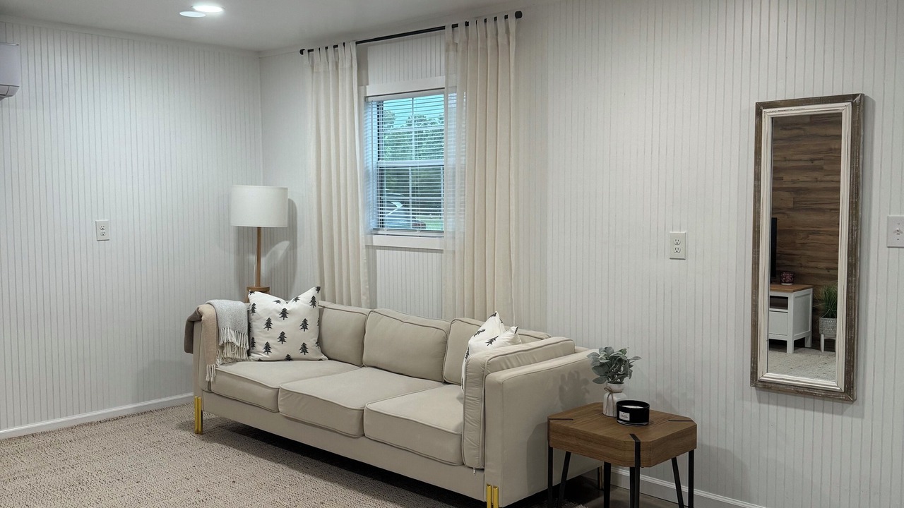 Photo of Livingroom in Monroe