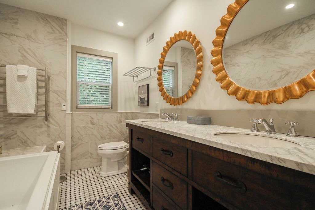 Photo of Bathroom in Highlands Hills