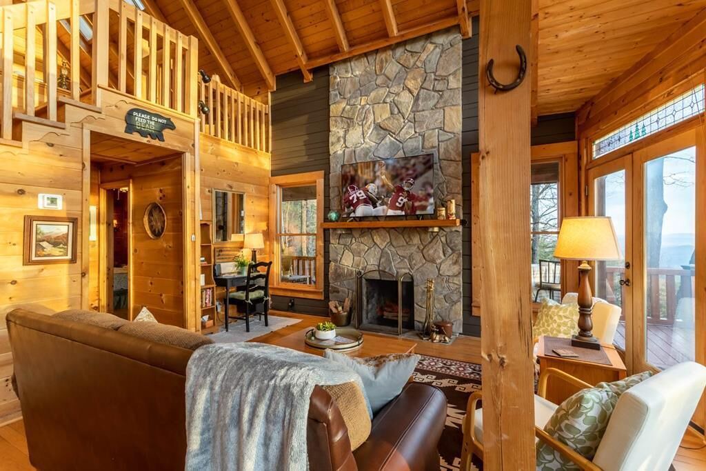 Photo of Livingroom in Purlear
