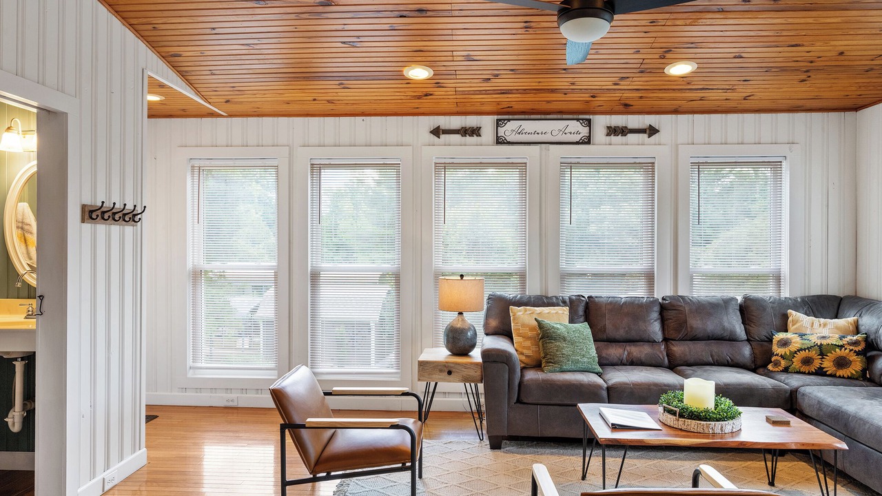 Photo of Livingroom in Elkin