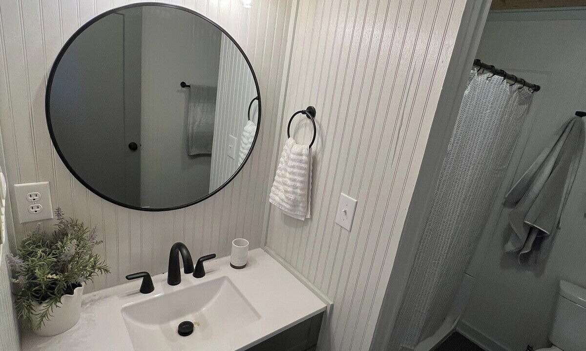 Photo of Bathroom in Apple Ridge