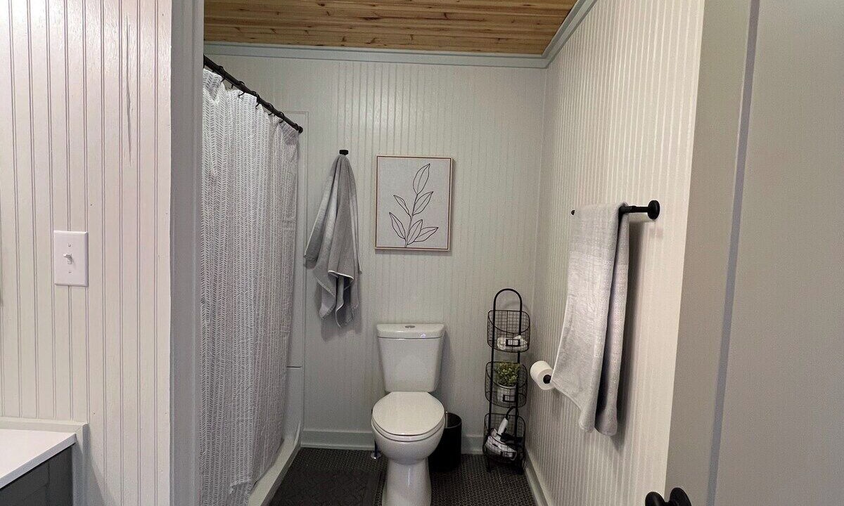Photo of Bathroom in Apple Ridge
