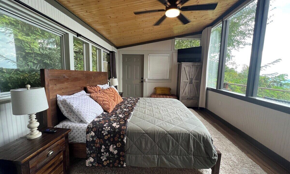 Photo of Bedroom in Apple Ridge