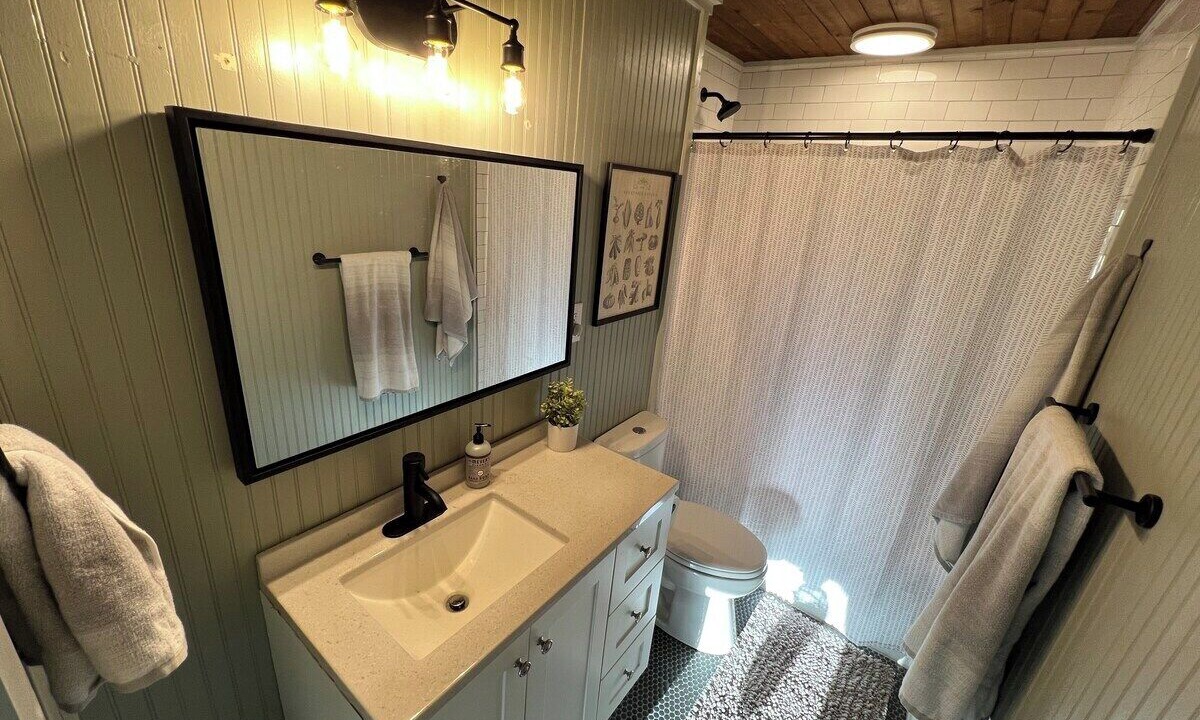 Photo of Bathroom in Apple Ridge