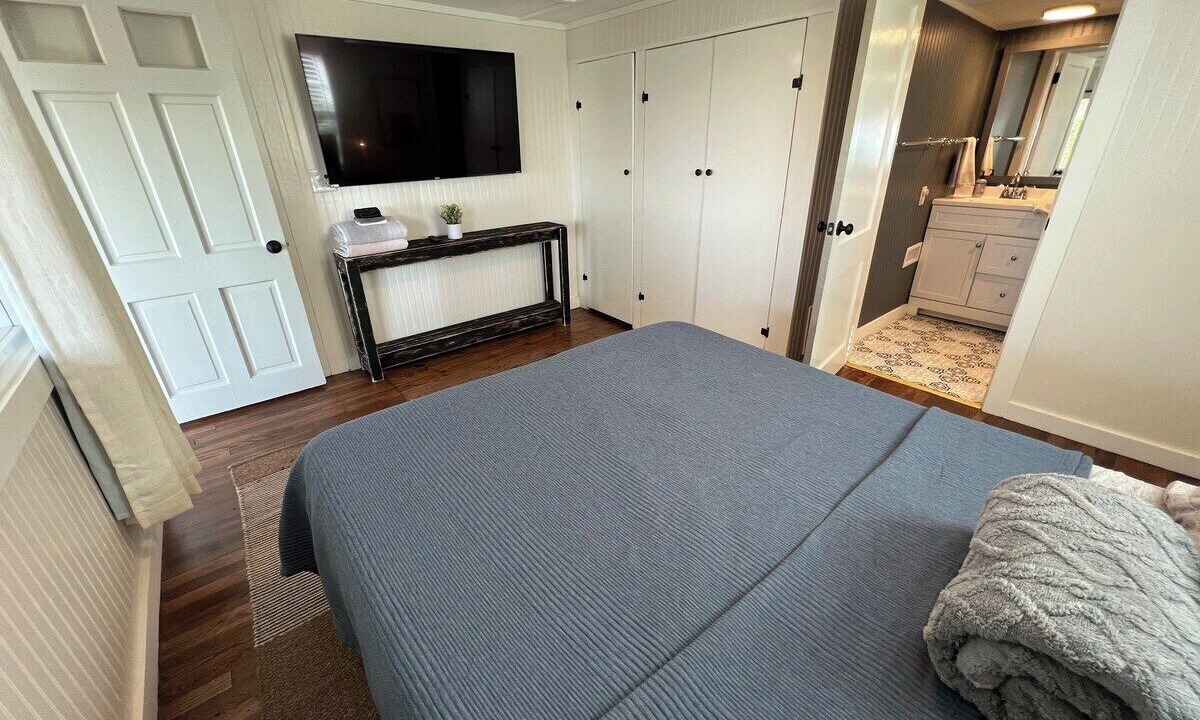 Photo of Bedroom in Apple Ridge