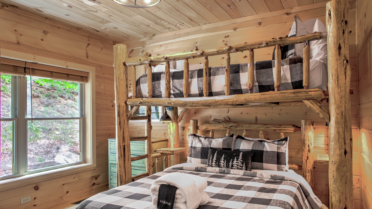 Photo of Bedroom in Spruce Pine