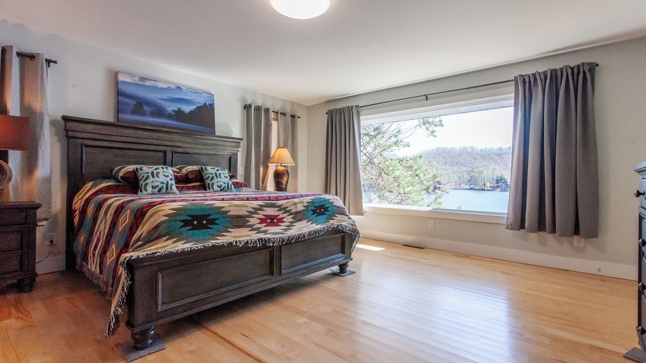 Photo of Bedroom in Robbinsville