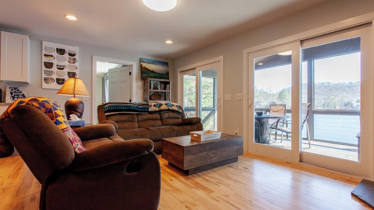 Photo of Livingroom in Robbinsville