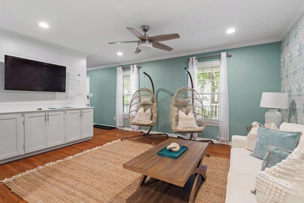Photo of Livingroom in Southwest Raleigh