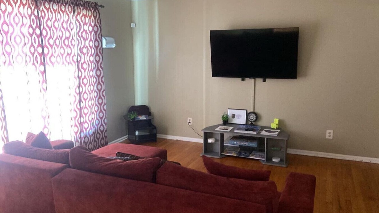 Photo of Livingroom in Jamestown