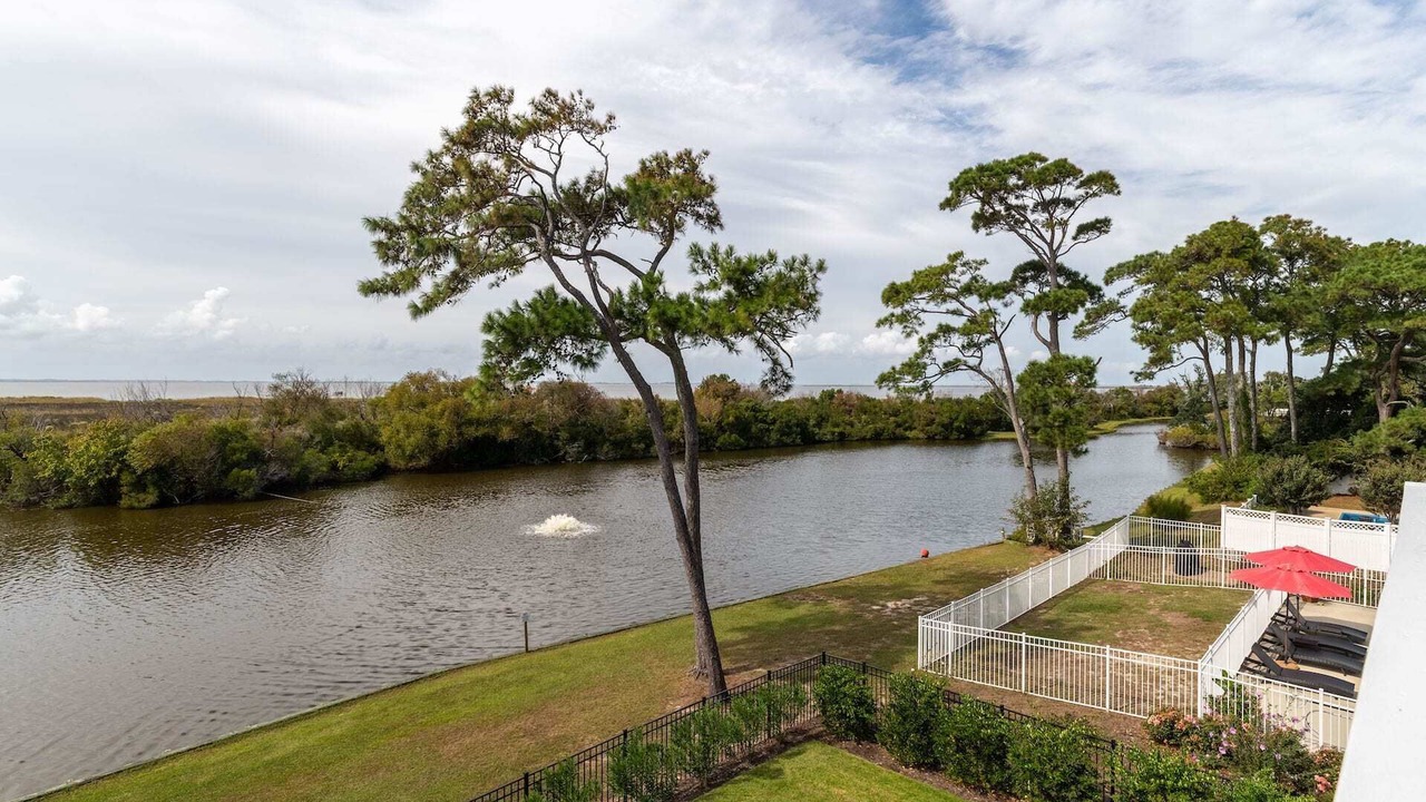 Photo of Outdoor in Corolla Light