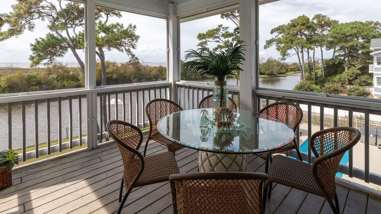 Photo of Outdoor in Corolla Light