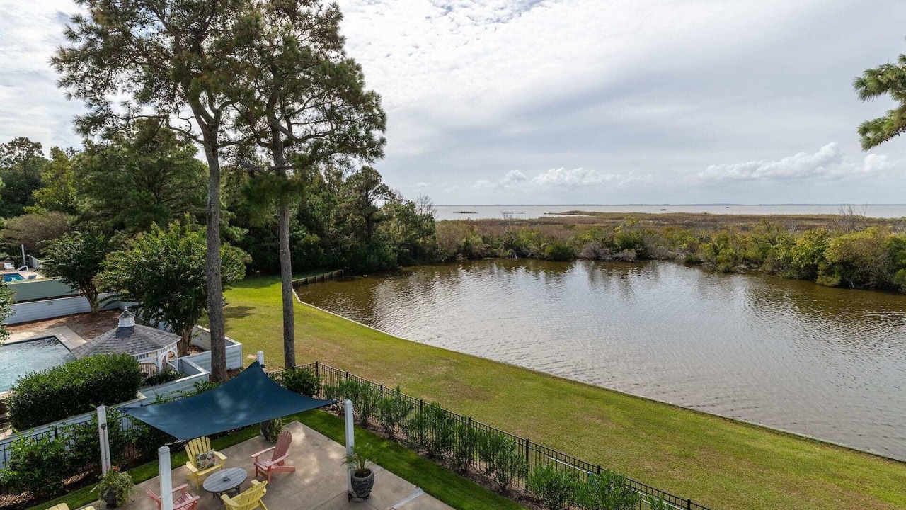 Photo of Outdoor in Corolla Light
