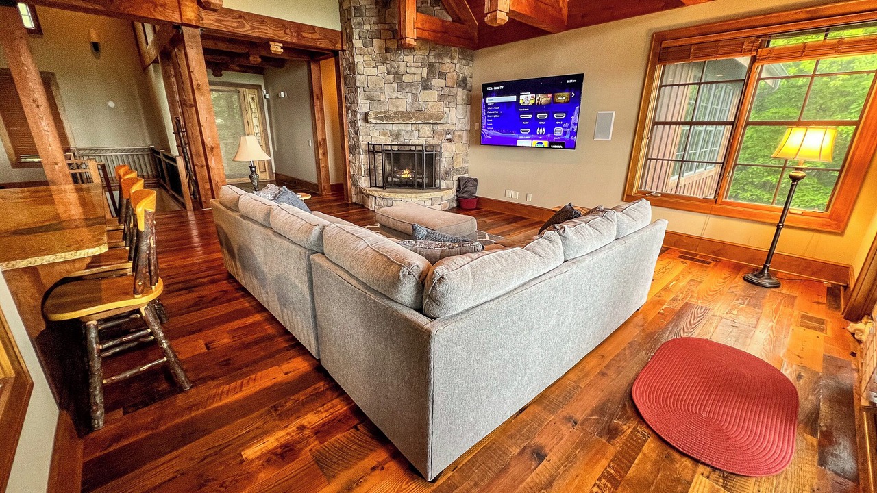Photo of Livingroom in West Jefferson