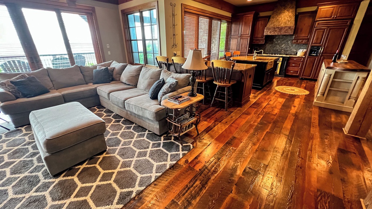 Photo of Livingroom in West Jefferson