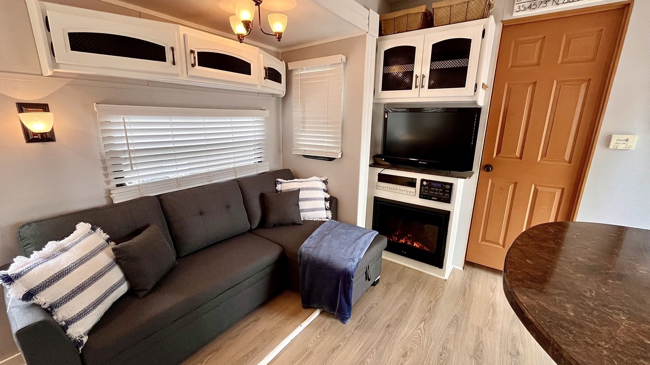 Photo of Livingroom in New London