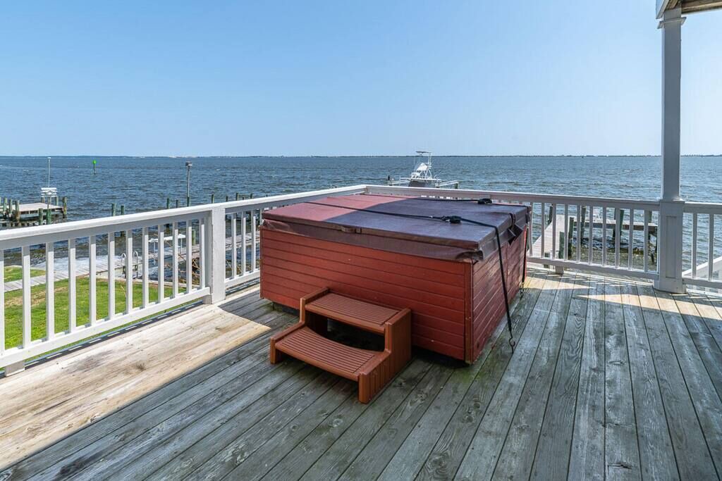 Photo of Patio Balcony in Manteo