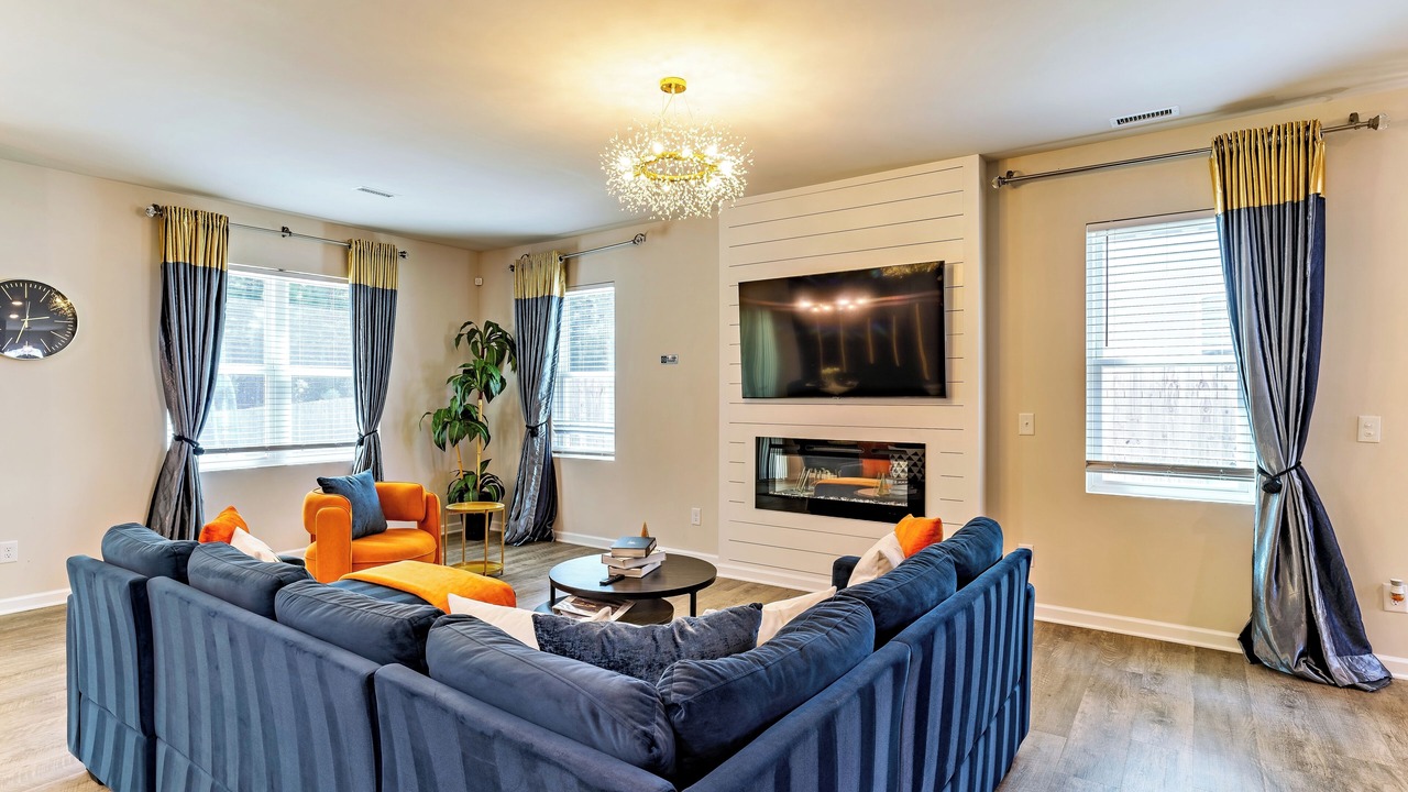 Photo of Livingroom in Southeast Raleigh