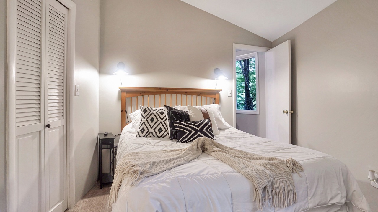 Photo of Bedroom in Mill Ridge