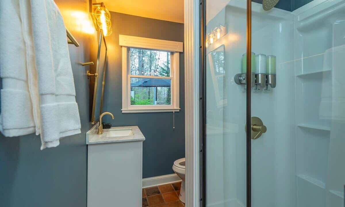 Photo of Bathroom in Royal Pines