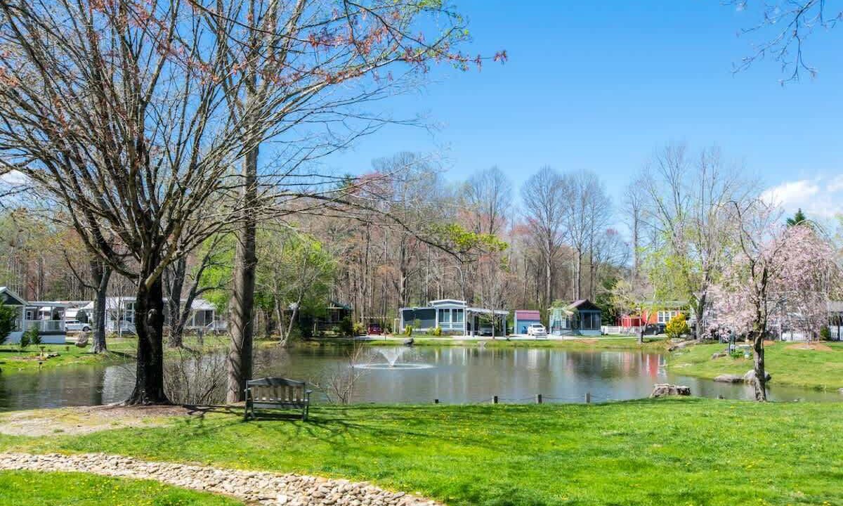 Photo of Outdoor in Upward