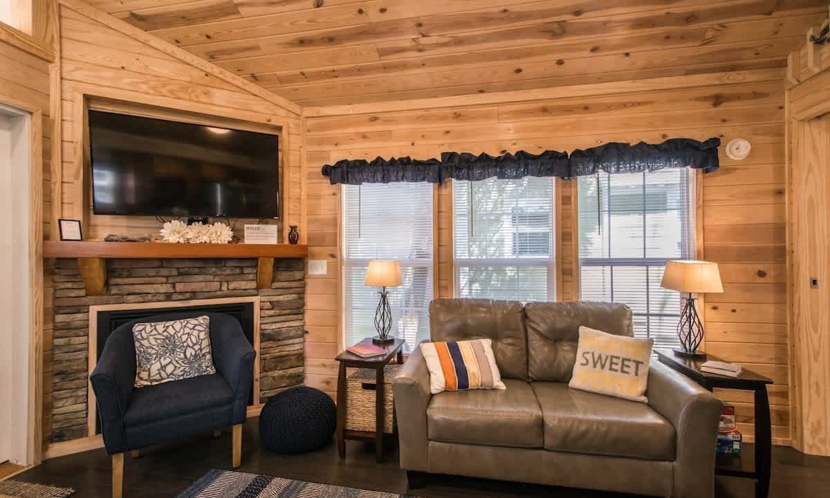Photo of Bedroom in Upward