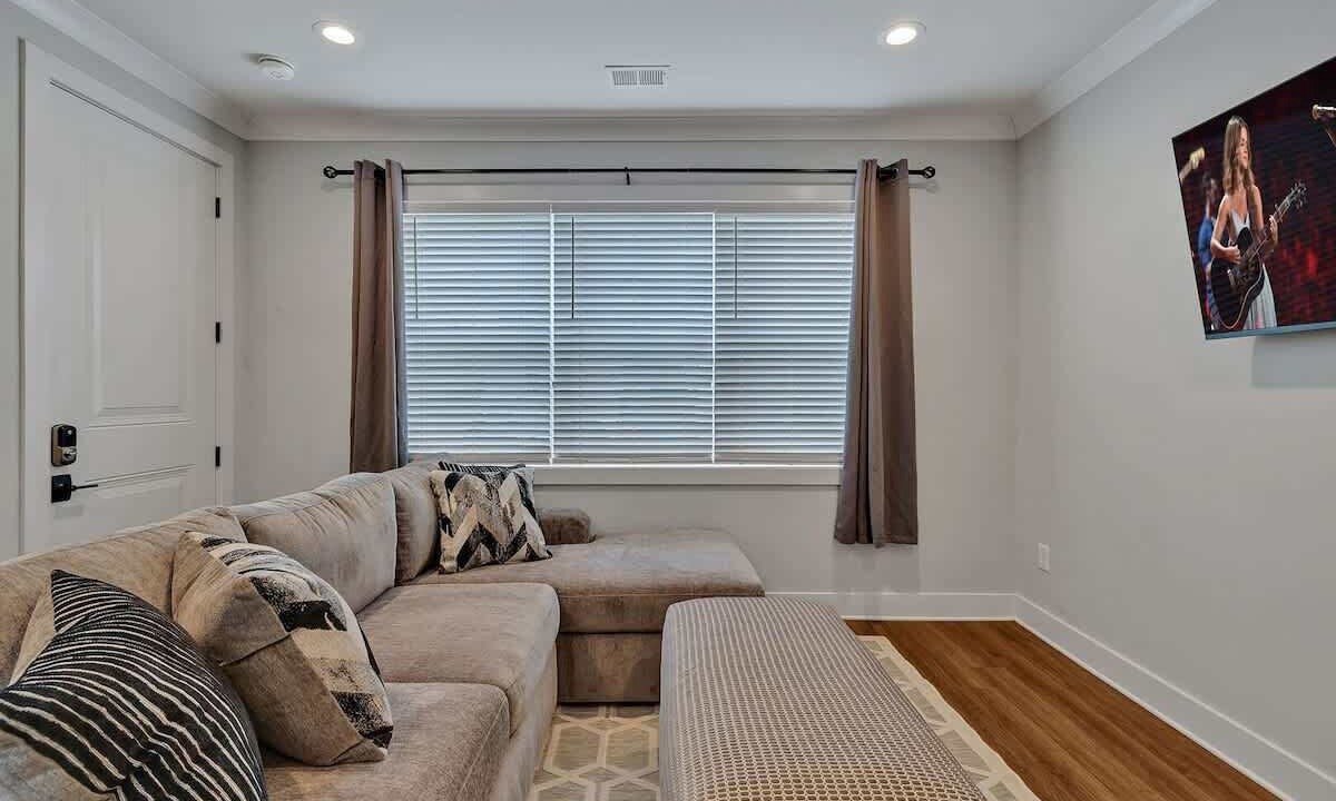 Photo of Others in Melrose