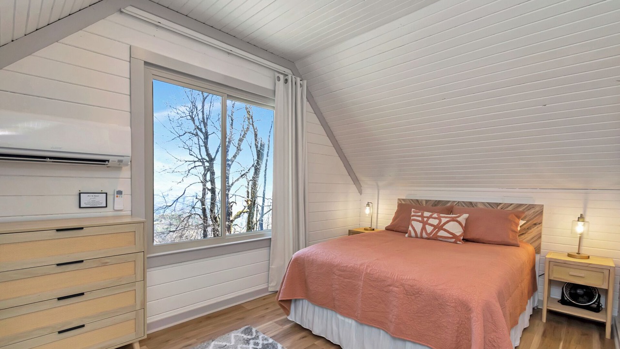 Photo of Bedroom in Apple Ridge