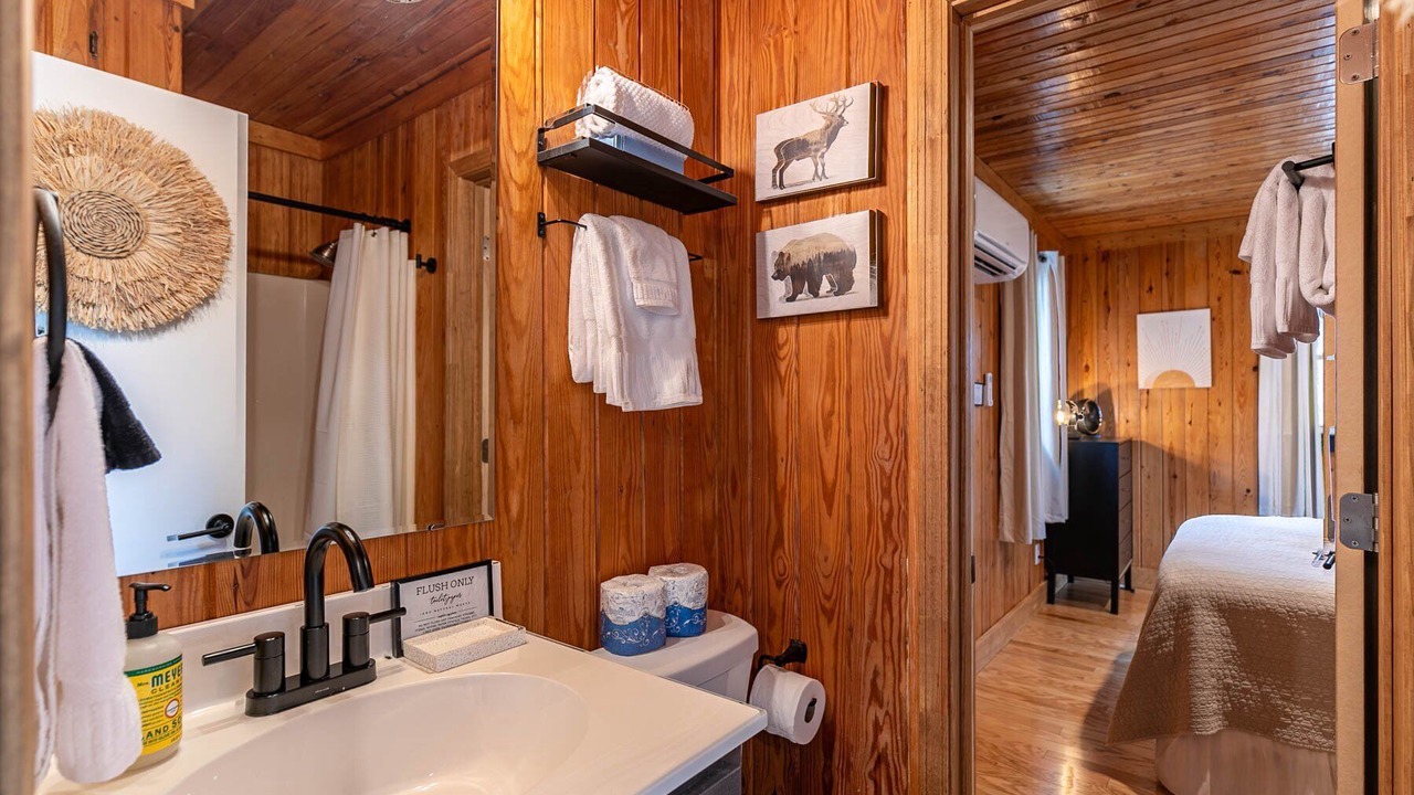 Photo of Bathroom in Apple Ridge